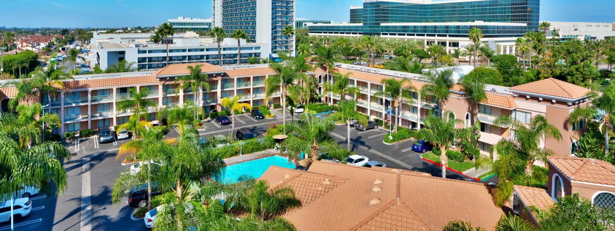 Cortona Inn And Suites Anaheim Resort Exteriör bild
