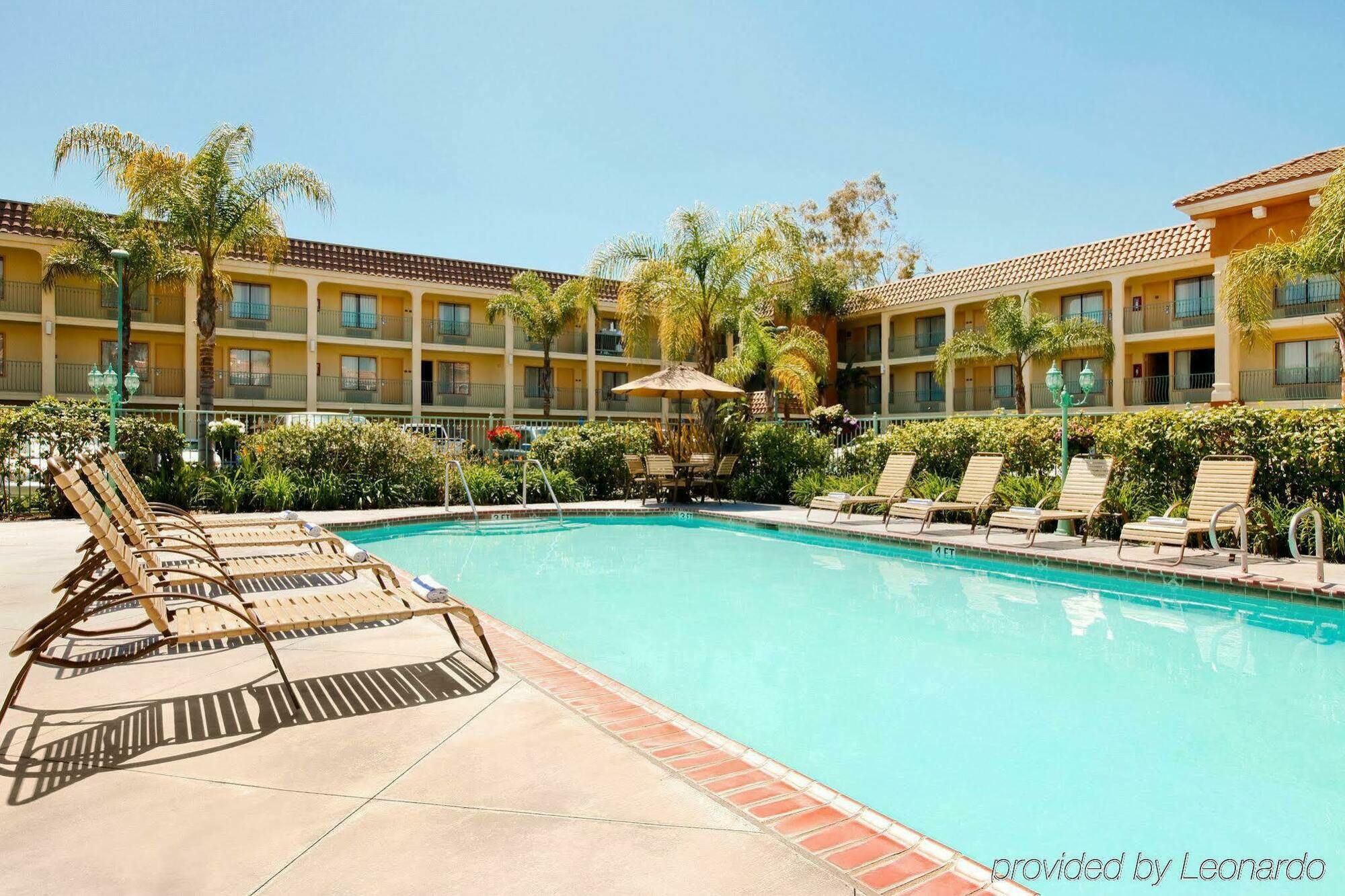 Cortona Inn And Suites Anaheim Resort Exteriör bild